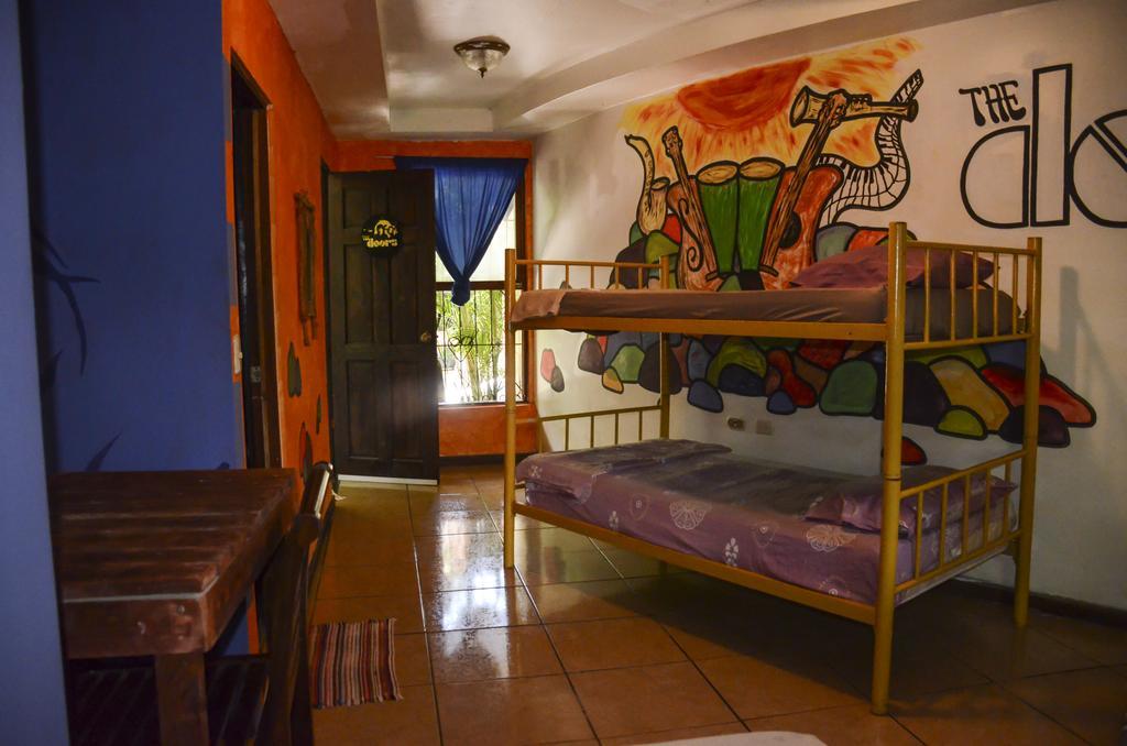 Pura Vida Hostel Tamarindo Exterior photo